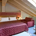 Отель Maison Cly 4*